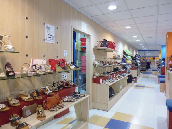 Local en calle Cristóbal Sanz, 5