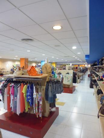 Local en calle Cristóbal Sanz, 5