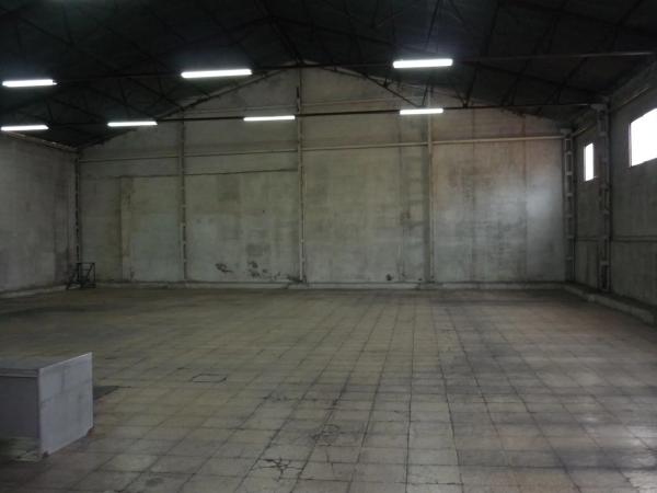 Nave en calle de Denia, 2