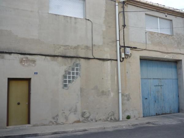 Nave en calle de Denia, 2