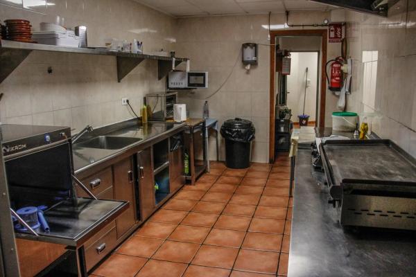 Local en avenida Francisco Victoria Laporta, 4