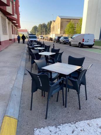 Local en avenida Francisco Victoria Laporta, 4