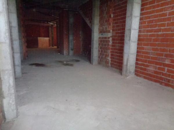 Local o nave en calle d'Enric Valor