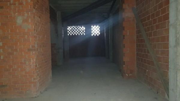 Local o nave en calle d'Enric Valor