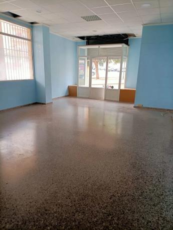 Local en avenida del País Valencià, 93