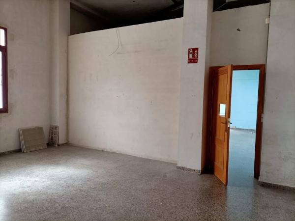 Local en avenida del País Valencià, 93