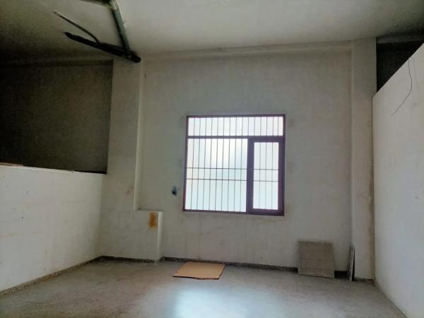 Local en avenida del País Valencià, 93