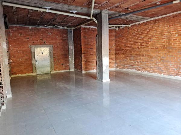 Local en avenida de València, 84