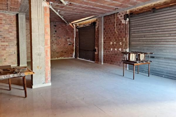 Local en avenida de València, 84