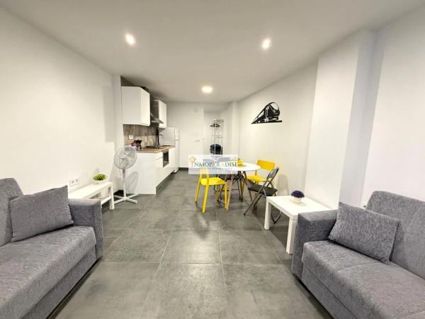 Local en calle Cardenal Payá