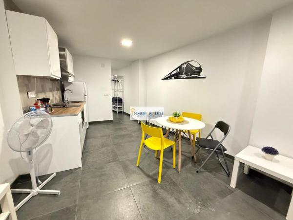 Local en calle Cardenal Payá