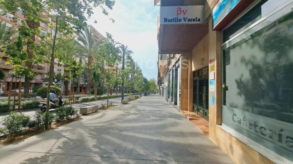 Local en Barrio Ensanche-Diputación