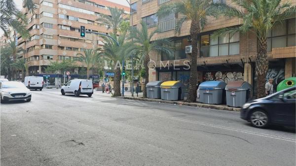 Local en Barrio Ensanche-Diputación