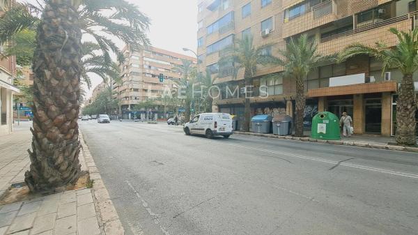 Local en Barrio Ensanche-Diputación