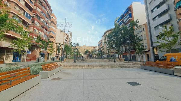 Local en Barrio Ensanche-Diputación