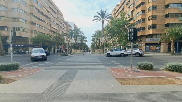 Local en Barrio Ensanche-Diputación