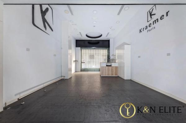 Local en calle Pintor Agrasot, 3