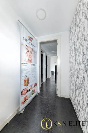 Local en calle Pintor Agrasot, 3