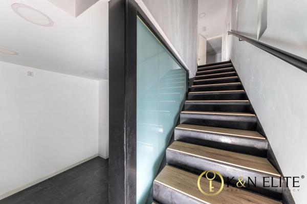 Local en calle Pintor Agrasot, 3