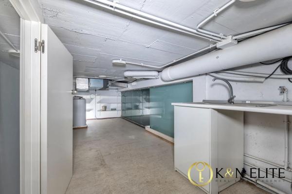 Local en calle Pintor Agrasot, 3