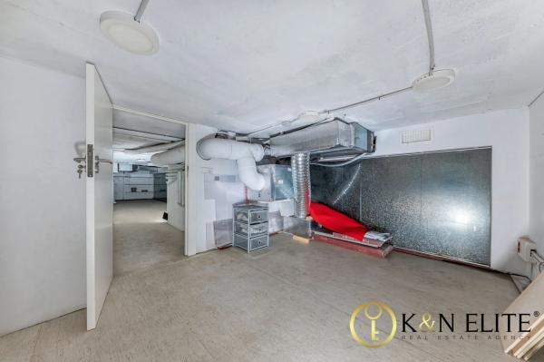 Local en calle Pintor Agrasot, 3