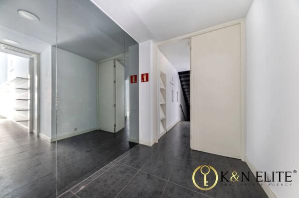 Local en calle Pintor Agrasot, 3