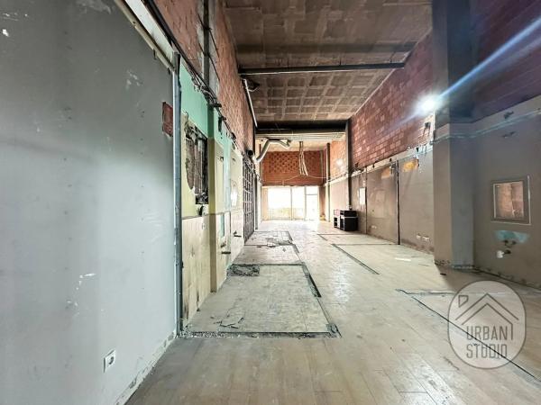 Local en calle Brasil