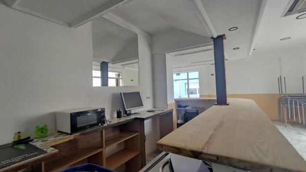 Local en calle de Perú, 4