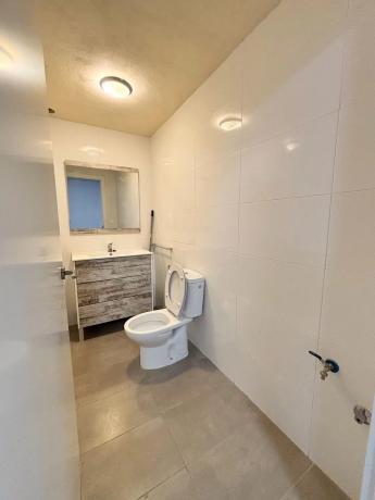 Local en calle Alberola, 9