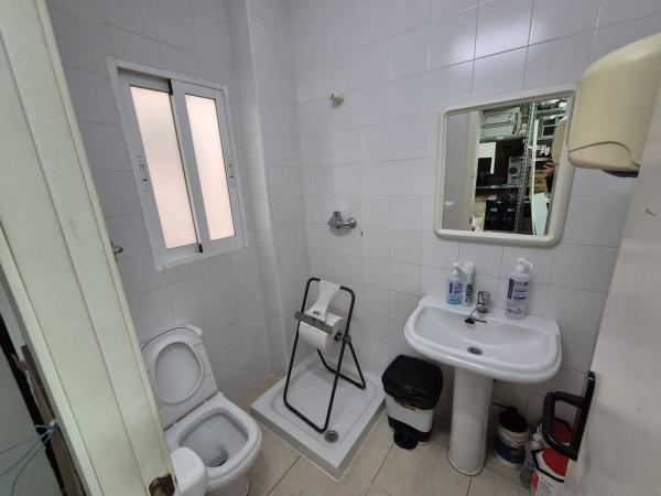 Local en calle Capitán Hernández Mira