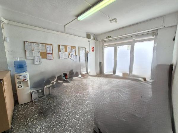 Local en calle Capitán Hernández Mira