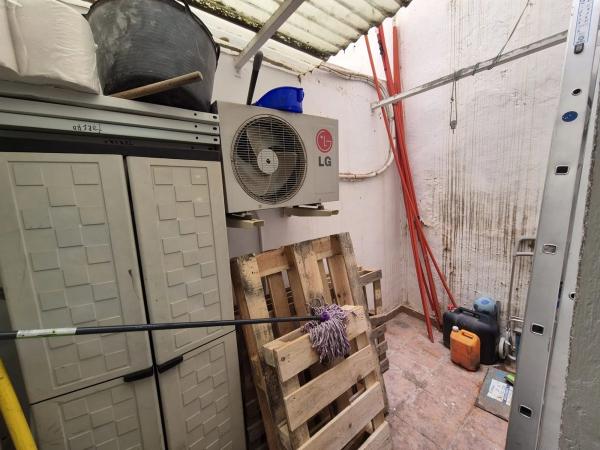 Local en calle Capitán Hernández Mira