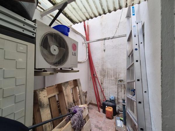 Local en calle Capitán Hernández Mira