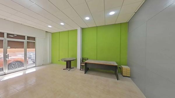 Local en calle de Casiopea