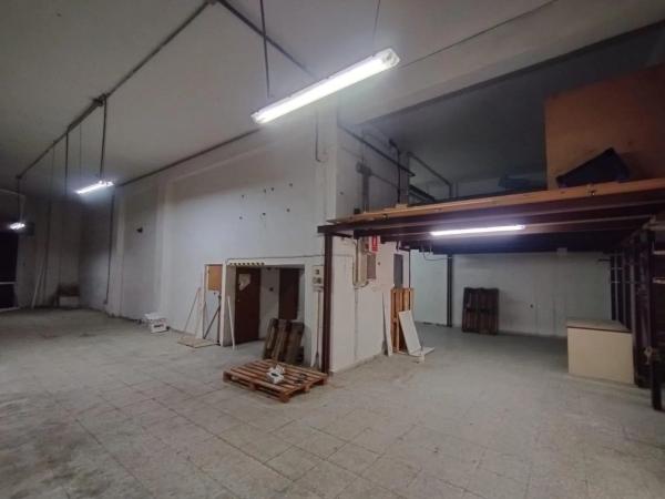 Local en calle de Casiopea