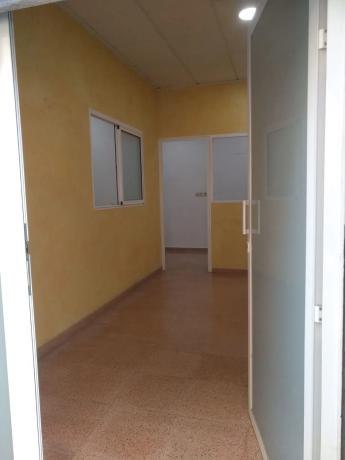 Local en calle de la Fuente