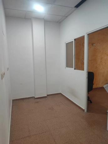 Local en calle de la Fuente