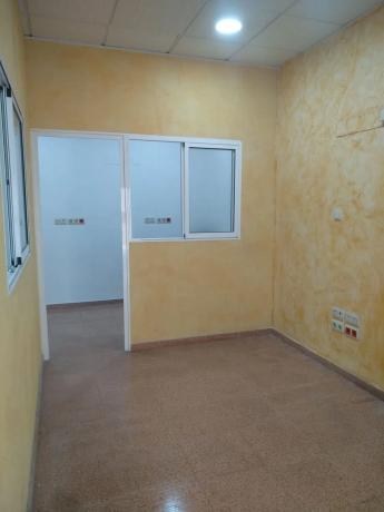 Local en calle de la Fuente