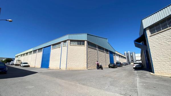 Nave en calle del Marco