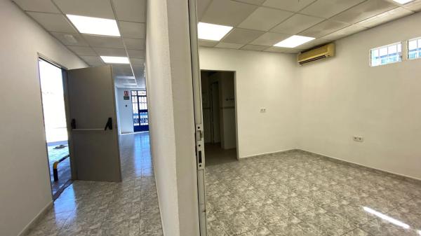 Nave en calle del Marco