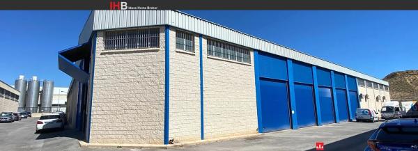 Nave en calle del Marco