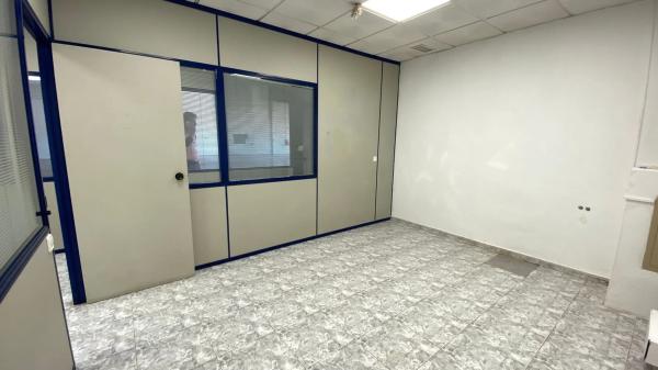 Nave en calle del Marco