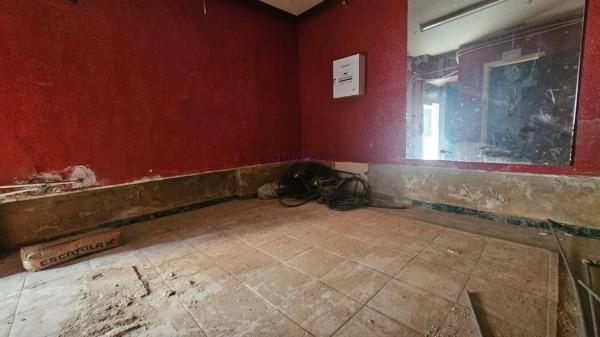 Local en calle Aspe, 11