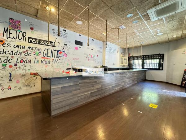 Local en calle de la Cruz del Sur