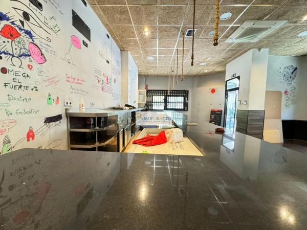 Local en calle de la Cruz del Sur