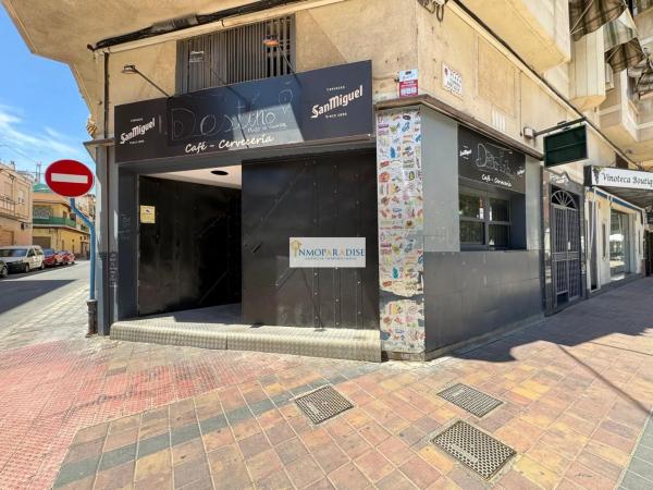 Local en calle de la Cruz del Sur