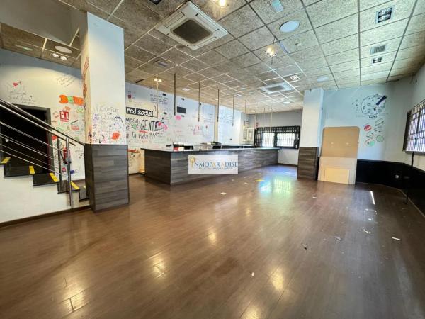 Local en calle de la Cruz del Sur