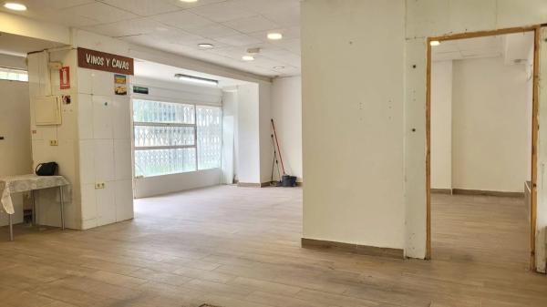 Local en avenida de Cataluña, 14