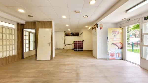 Local en avenida de Cataluña, 14