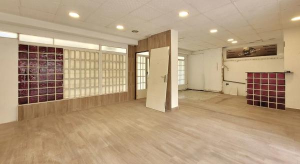 Local en avenida de Cataluña, 14